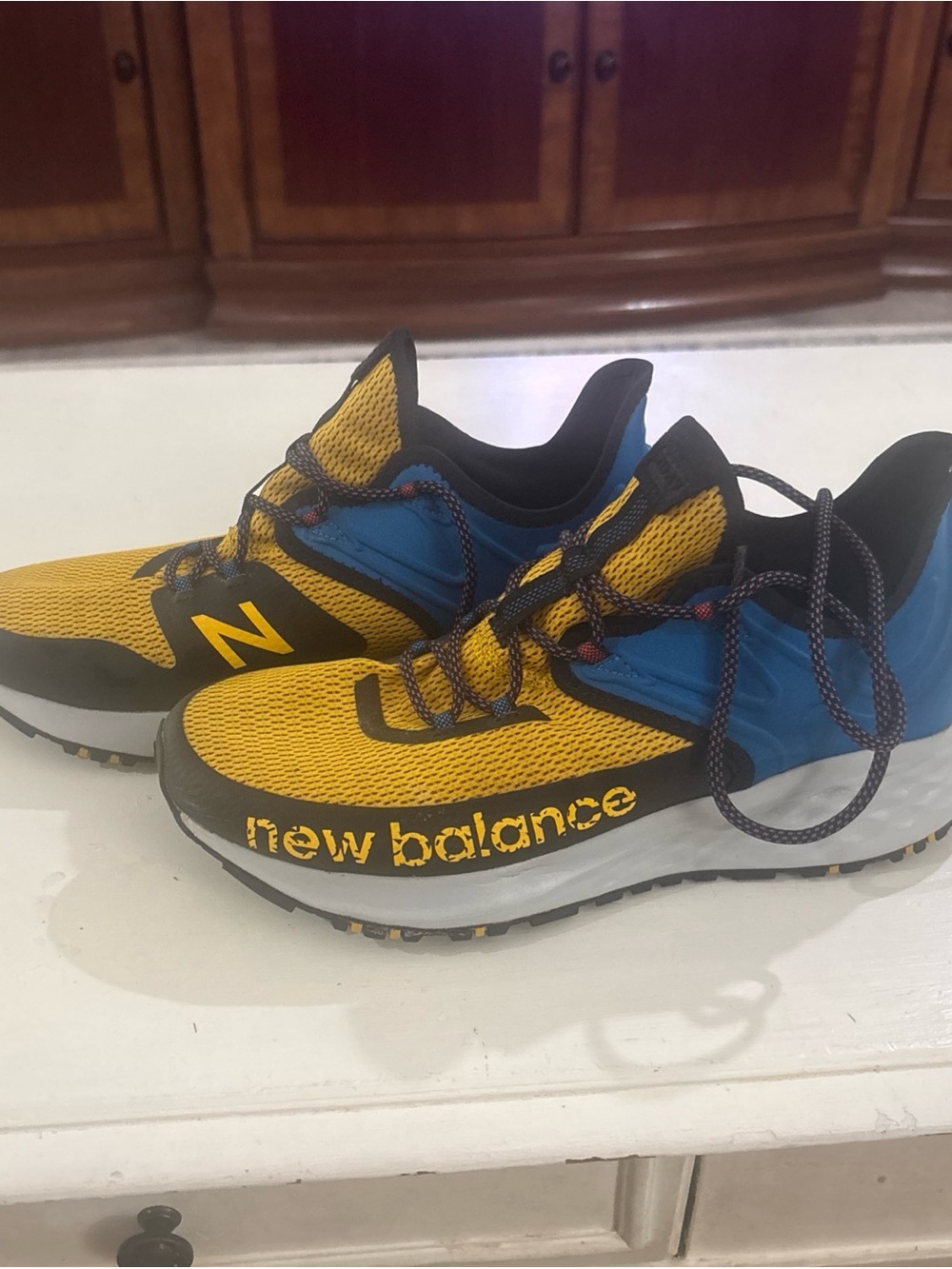 New Balance Men’s Yellow and Blue Trail Sneakers Size 13